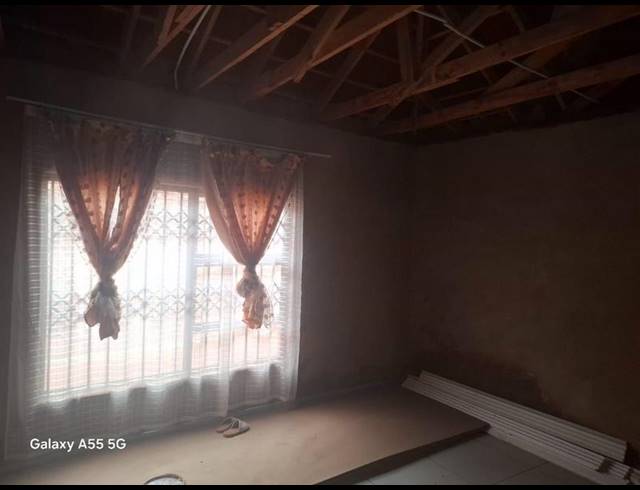 4 BEDROOM HOUSE FOR SALE IN PHIPHIDI